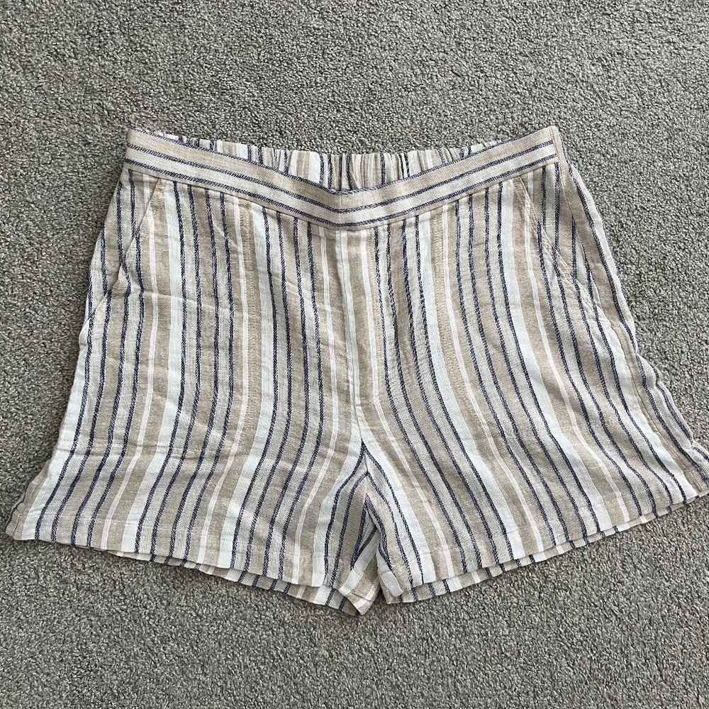 Banana Republic Linen-Blend Easy Short